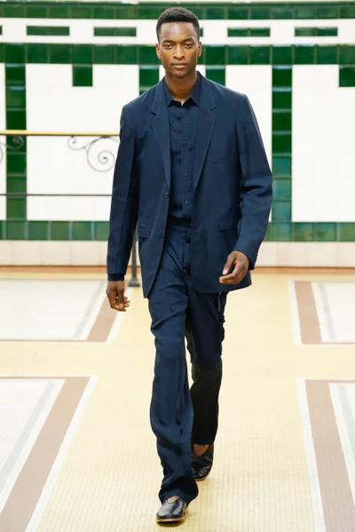 Look 15